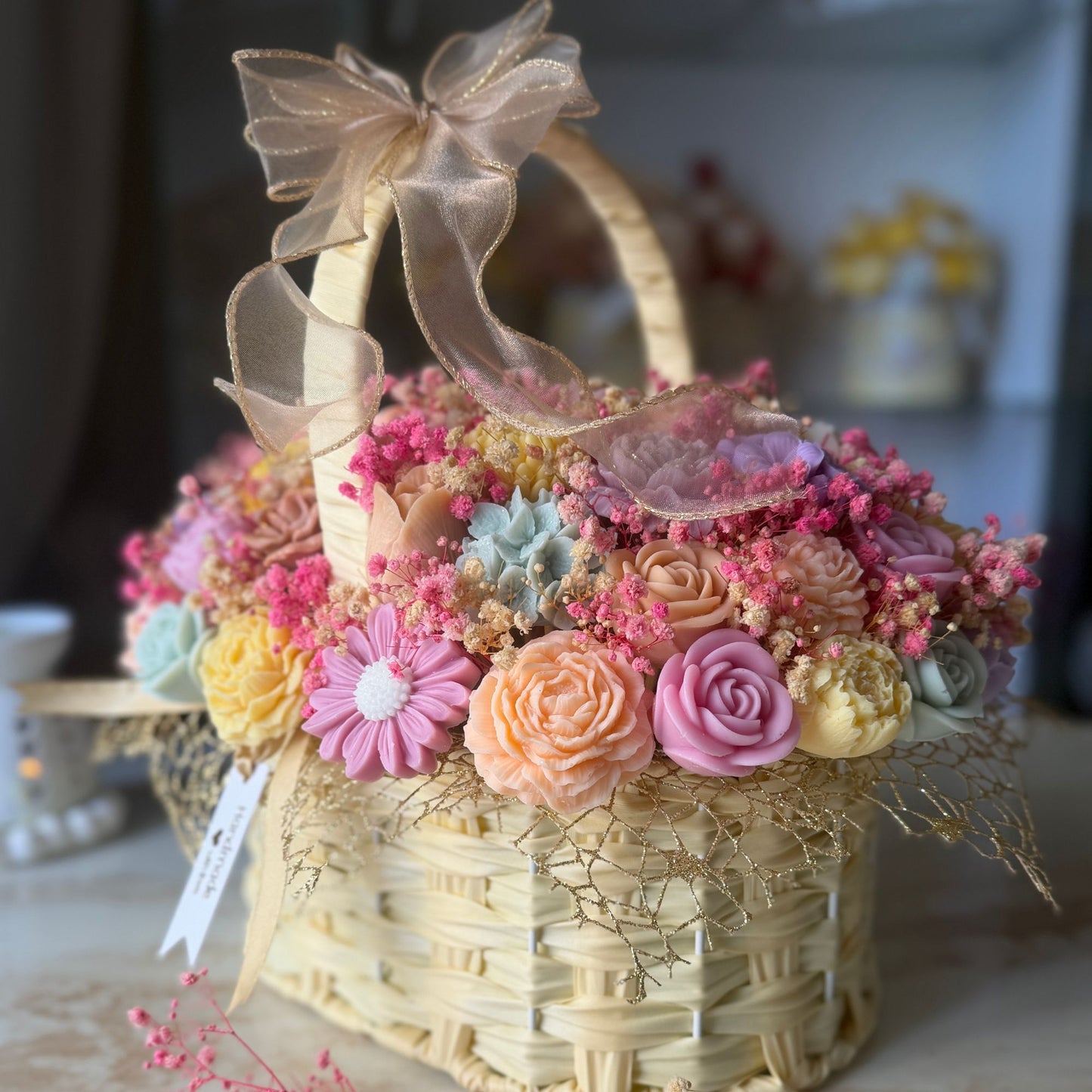 Flora Royale - Large Basket (about 60 Blooms)