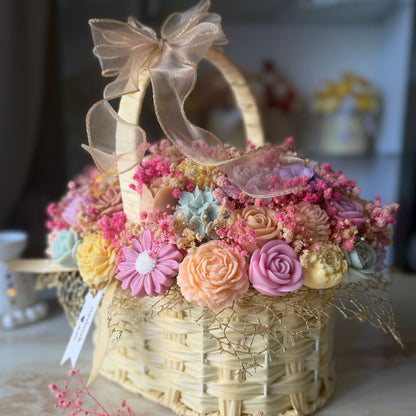 Flora Royale - Large Basket (about 60 Blooms)
